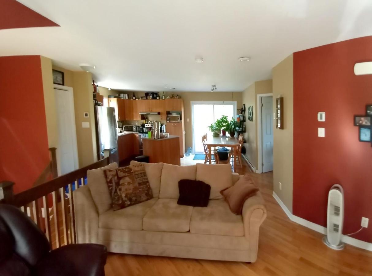 Maria Guests Room For Rent / Chambre Prive Dans Maison Partager المظهر الخارجي الصورة